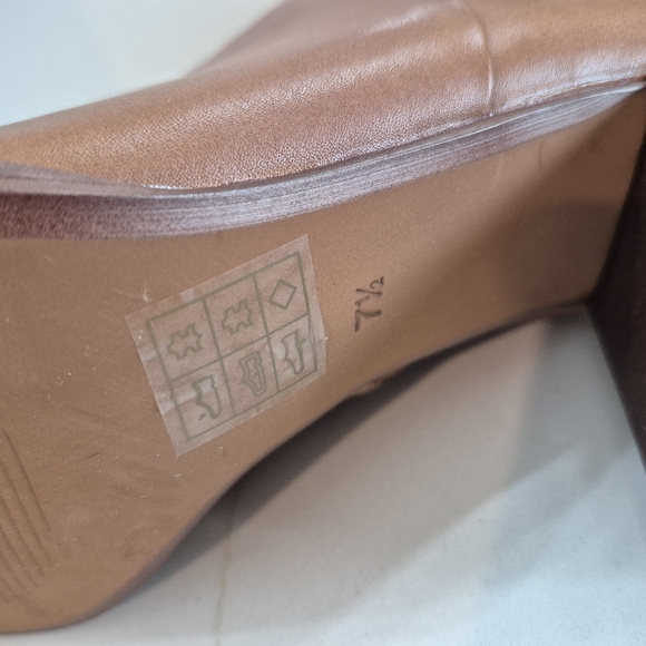 Madewell NWOT, Women's Heeled Leather Boots English Saddle (color), size 7.5 - Picture 9 of 12